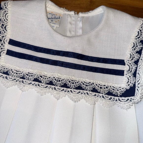 Girl’s size 5 vintage sailor dress. White with blue trim. - Picture 2 of 7